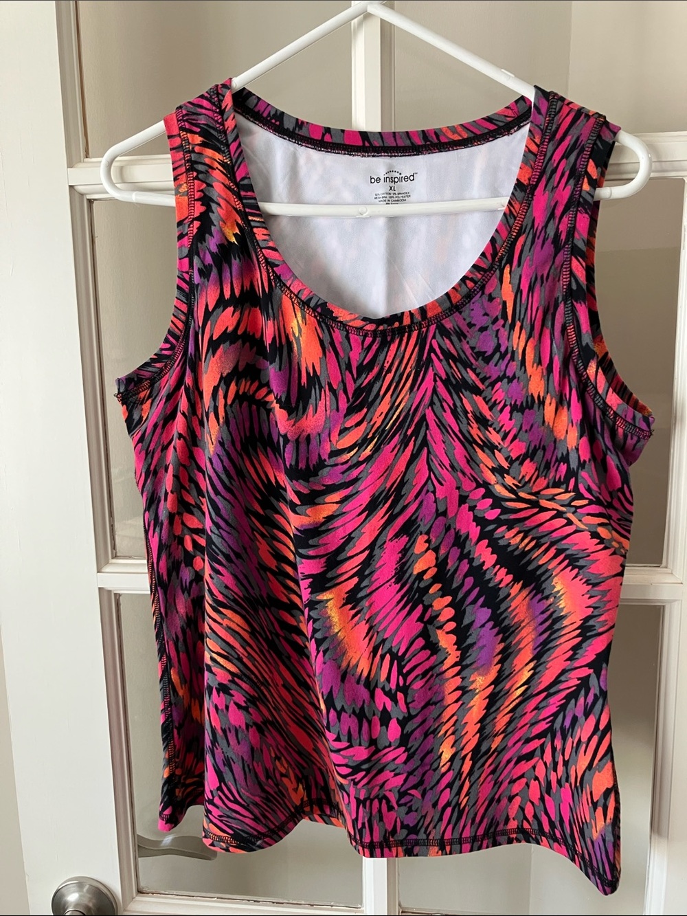 be inspired Pink, Orange & Purple Abstract Scoop Neck Tank top